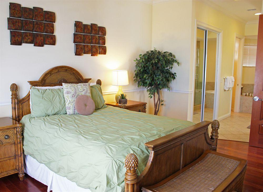 Key West Harbour Oceanfront Suites Kültér fotó