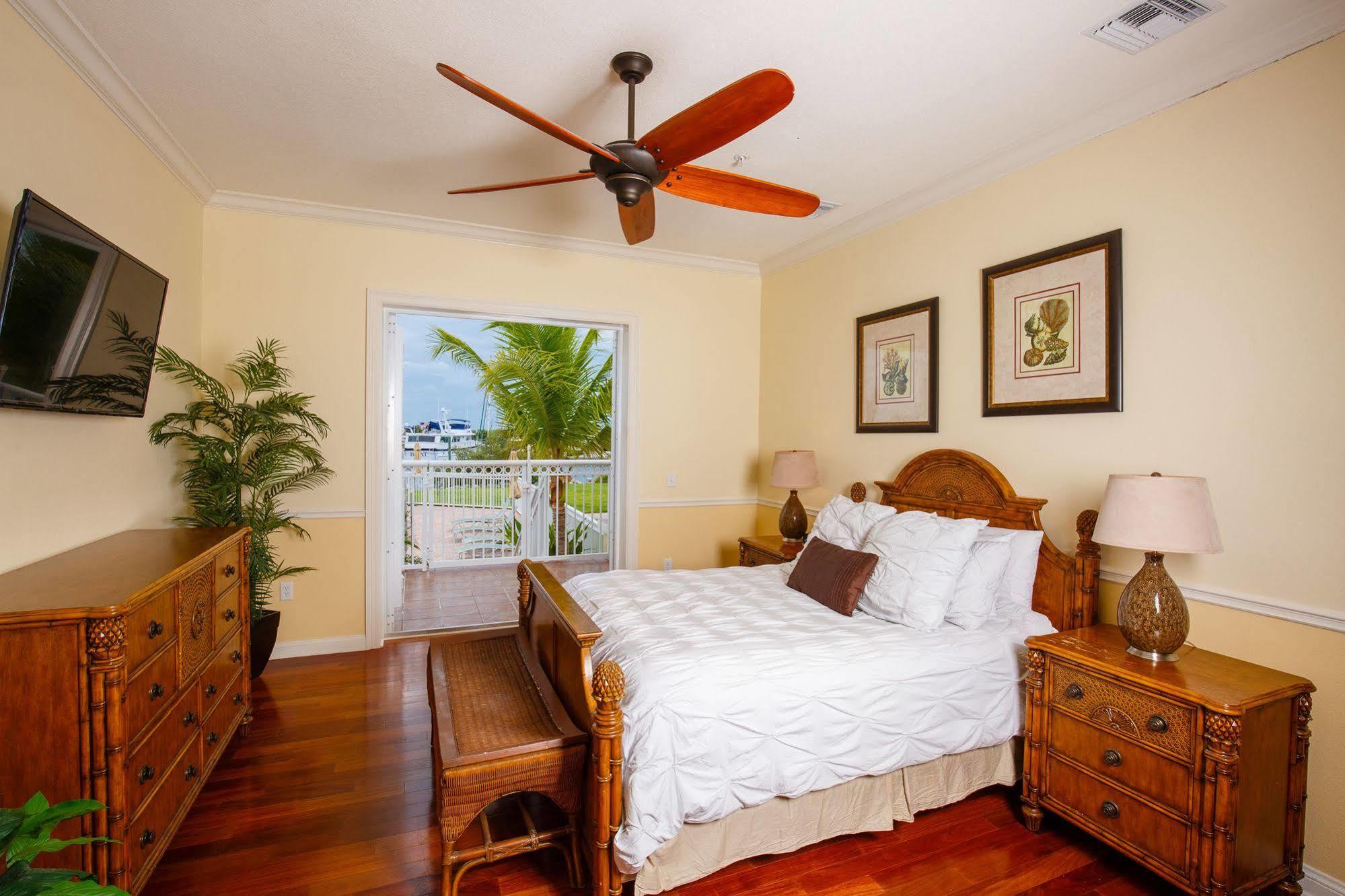 Key West Harbour Oceanfront Suites Kültér fotó