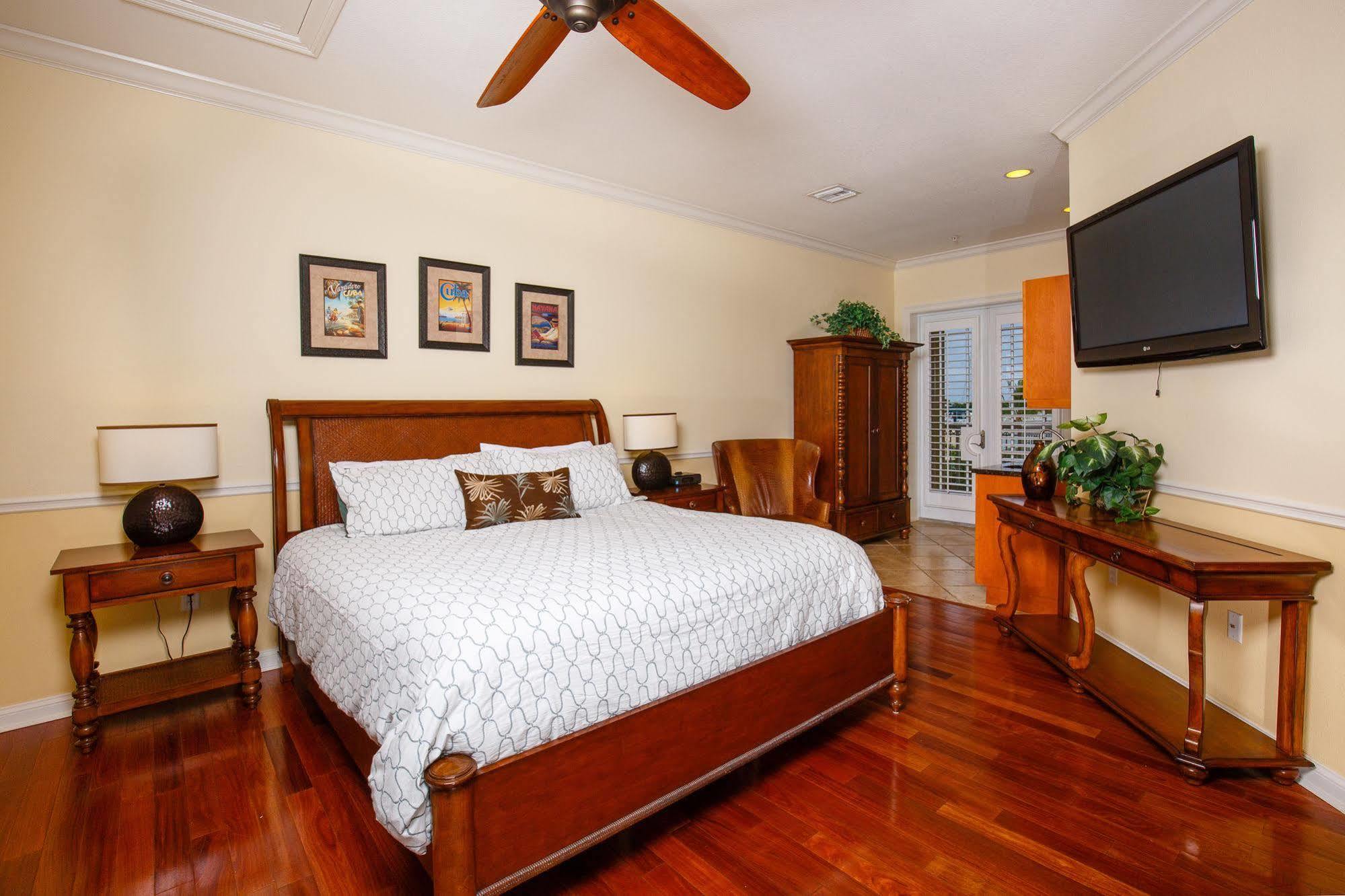 Key West Harbour Oceanfront Suites Kültér fotó